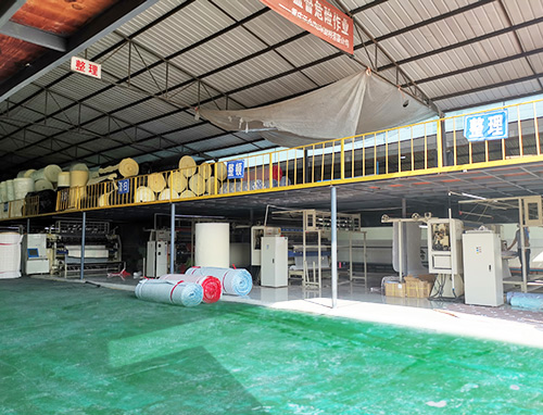 生产压花床垫面料一角